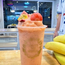 สตรอเบอร์รี่ + เสาวรส สมูทตี้