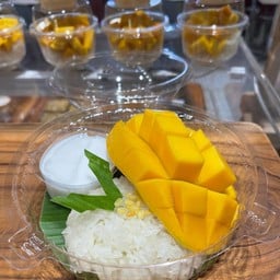 SIAMTOPIA มุมขนมหวาน Tops market place pracha utid