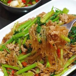 ข้าวหน้าผัดวุ้นเส้นหมูสับใบขึ้นฉ่าย(ไม่ใส่ไข่