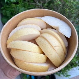 สาลี่ทอง กรอบ อร่อย แช่เย็น ปอกพร้อมทาน