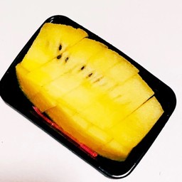 แตงโมสีเหลืองพร้อมทาน