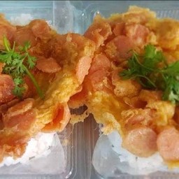 ข้าวไข่เจียวใส้กรอก