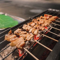 หมูปิ้งโบราณไก่ย่าง