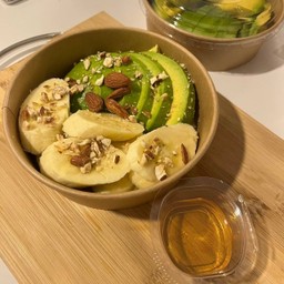 เมนูใหม่ อโวคาโด+ กล้วย โรยด้วยอัลมอนด์ ราดด้วยน้ำผึ้งป่า