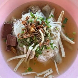 ก๋วยจั๊บอุบล ราชาก๋วยจั๊บ by ชายอัน - นาป่า สามแยกเป๊บซี่ นาป่า