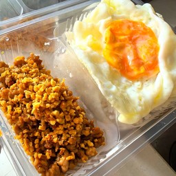 หมูสับผัดกระเทียม+ไข่ดาว