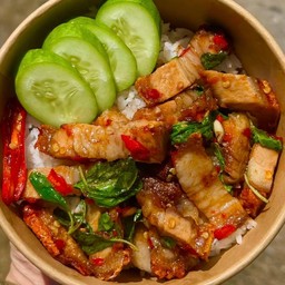 ข้าวกะเพราหมูกรอบ