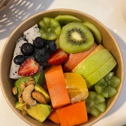 สลัดผลไม้รวมชุดใหญ่ แถมฟรี โยเกิร์ต รสออริจินัล