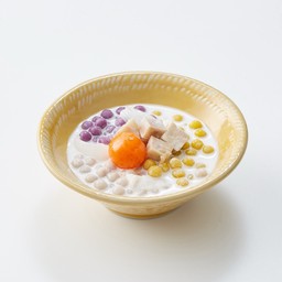 บัวลอยไข่เค็มเผือกมะพร้าวอ่อน