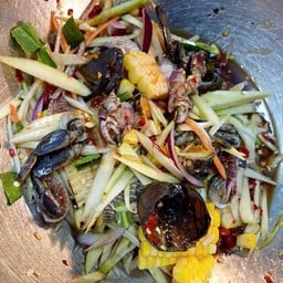 ยำมะม่วงปูม้า By นู๋ผึ้ง-New