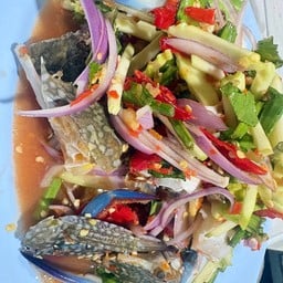 ร้านยำริมทะเล ป้าแอ๊ดซีฟู๊ดศรีราชา