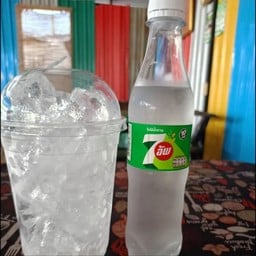 7UP+น้ำแข็งแก้วโอ่ง