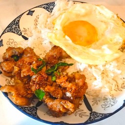 หมูชิ้นกระเทียม+ไข่ดาว