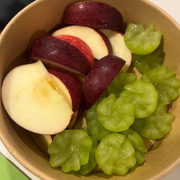 แอปเปิ้ล + องุ่นไซมัสคัส