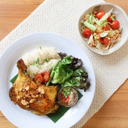 เซตไก่ย่างขมิ้น หมี่กล้อง ส้มตำไทย