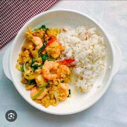 ข้าวผัดผงกะหรี่กุ้ง
