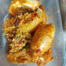 กุ้งกระเทียมพริกไทย