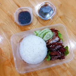ข้าวหน้าหมูย่าง