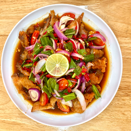 LM ยำไก่ทอดญาญ่า