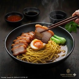 Imperial Crispy Pork Noodles (บะหมี่หมูกรอบล้วน)