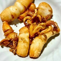 ปลาหมึกแดดเดียวทอดใหญ่  Big fried sun-dried squid
