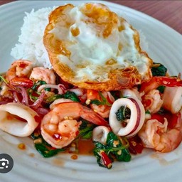 ข้าวผัดกะเพราทะเล
