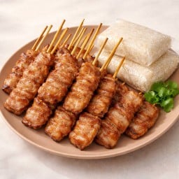 หมู 8 ไม้ ข้าวเหนียว 2 ห่อ