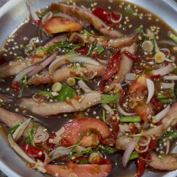 ยำคอหมูย่างน้ำปลาร้า