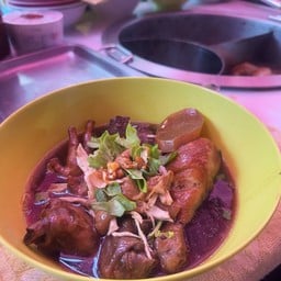 ข้าวมันไก่(หมิว) steamed rice topped with chicken