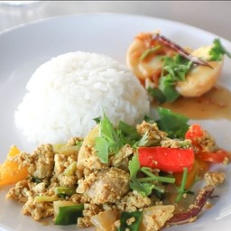 ข้าวหมูผัดผงกระหรี่