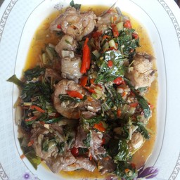 ไก่นาผัดสมุนไพร