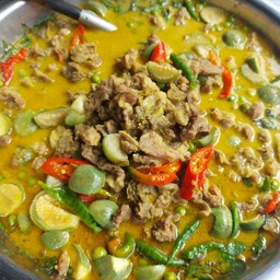 แกงเขียวหวานเนื้อ