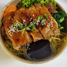 สตอเบอรี่โยเกิร์ต &ไอติมทอด