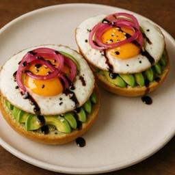 อะโวคาโดบด  ไข่ดาว 2 ฟอง