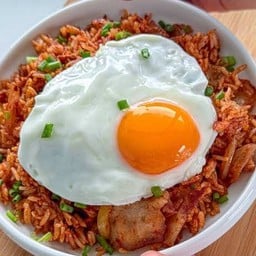 ข้าวผัดกิมจิ hano-hana