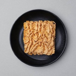 เส้นมาม่า