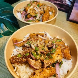 ข้าวยำไก่ทอด