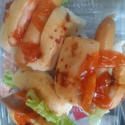 ปังปิ้ง mini ไส้กรอกราดซอสฉ่ำๆ