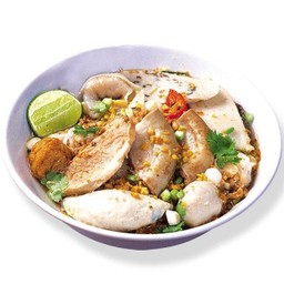 ก๋วยเตี๋ยวลูกชิ้นปลาต้มยำทรงเครื่อง