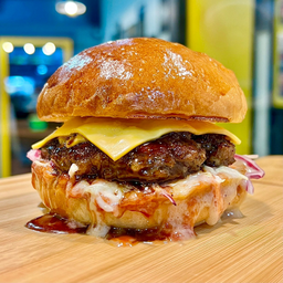 ชีสเบอร์เกอร์หมูเทริยากิ (Teriyaki Cheese Burger)