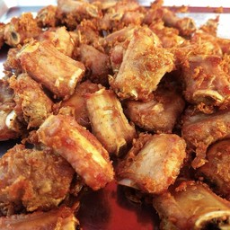 ซี่โครงอ่อนทอดกระเทียม ขีดละ45