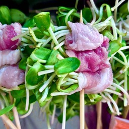 สามชั้นพันต้นอ่อนทานตะวัน