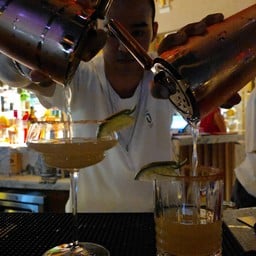 Moxy Bangkok Ratchaprasong (ม็อกซี่ แบงคอก ราชประสงค์)