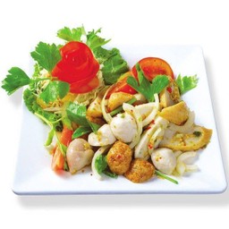 ยำลูกชิ้นปลา