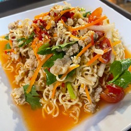 ยำมาม่า