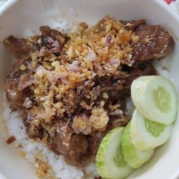 ข้าวหมูตุ๋นทอดกระเทียม