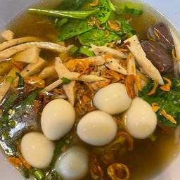 กวยจั๊บไข่นกกระทา