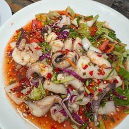 ยำปลาหมึกหนวดใหญ่สูตรริมคลอง