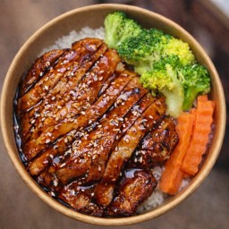 ข้าวสเต็กอกไก่เทอริยากิ