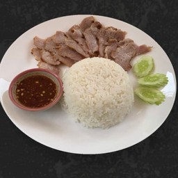 ข้าวหมูทรัฟเฟิล น้ำจิ้มแจ่ว